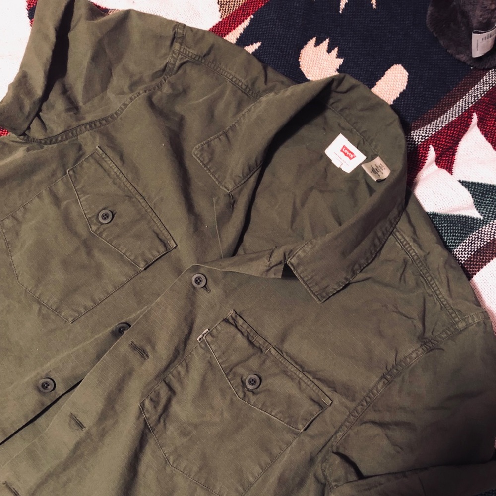 Levi’s medium short sleeve button down